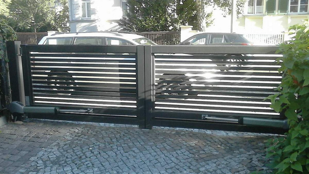Klick Foto GROSS Zaun Modern